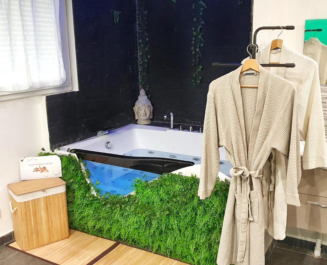 Suite Jacuzzi Privatif Plage Des Catalans Marseille Luaran gambar